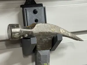 M.T.H.S. Holder - Hammer
