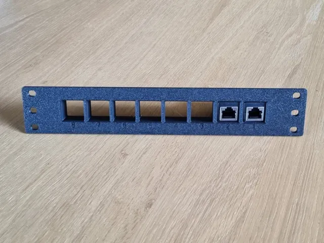 Parametrisches Keystone-Patchpanel für Racks — Фото 2 из 4