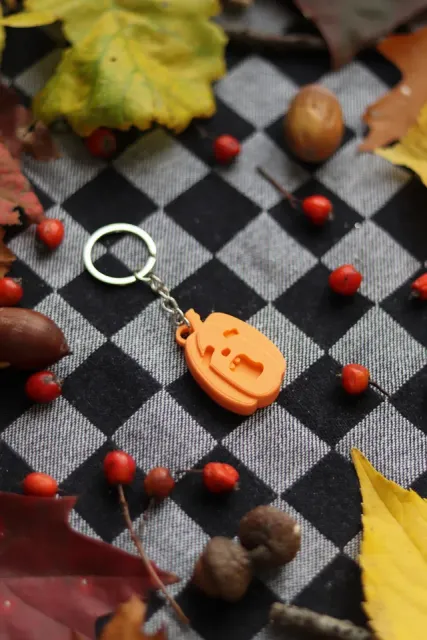 Clueless Pumpkin Keychain | Autumn SRs | Halloween — Фото 3 из 8