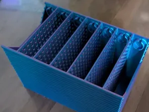 Kabel-Organizer Box mit Kabelclips
