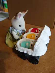 Sylvanian Families pram frame for triplets
