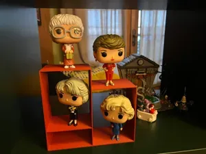 Simple 4 figure Funko Pop Figure Display