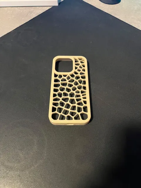 iPhone 16 Pro/16 Pro Max/16e Voronoi Case — Фото 7 из 9