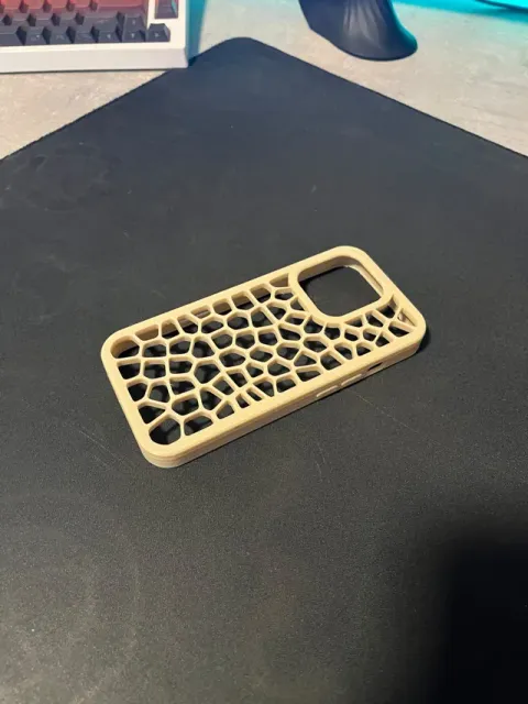 iPhone 16 Pro/16 Pro Max/16e Voronoi Case — Фото 8 из 9
