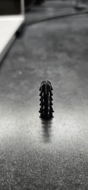 Wall Plug/Screw Anchor — Image 3 of 3