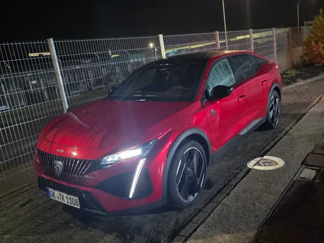 Peugeot 408
