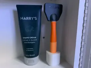 Razor Cube Stand — for Harry's Razors