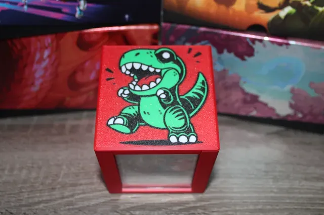 MTG EDH Commander Showcase Deck Box - Dinosaur — Image 2 of 6