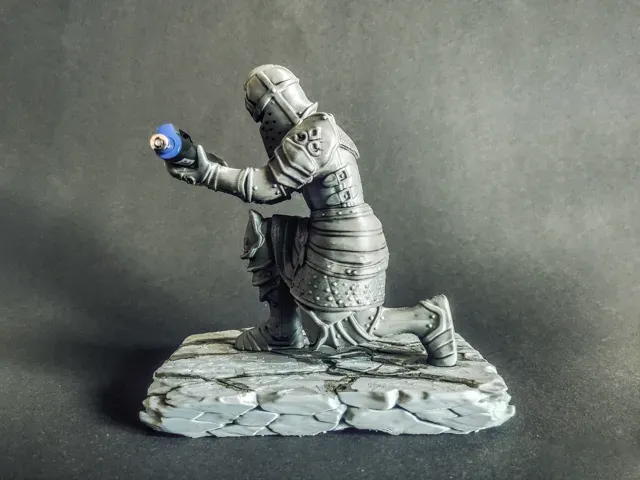 Kneeling knight pen Holder — Фото 7 из 7