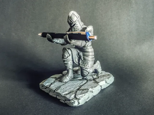Kneeling knight pen Holder — Фото 4 из 7