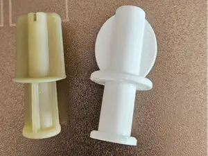plastic screw for lamp m6 and m5 Ford