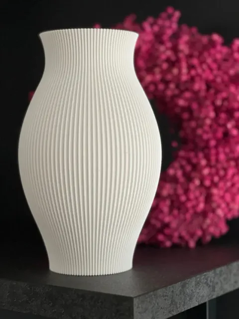 Linja Freja - Modern gerippte Vase mit retro Touch — Фото 2 из 4