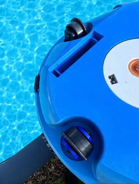 WYBOT / Summer Waves Pool Vacuum Caster Bracket — Фото 5 из 5