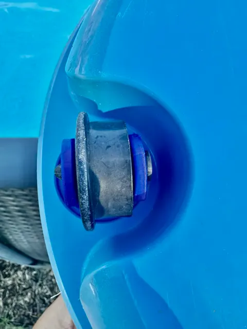 WYBOT / Summer Waves Pool Vacuum Caster Bracket — Фото 4 из 5
