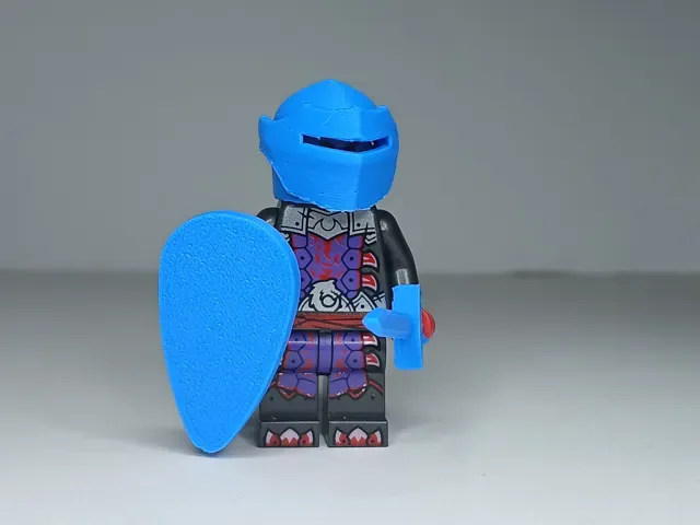 Knight Helmet Minifigure Brick — Image 2 of 3