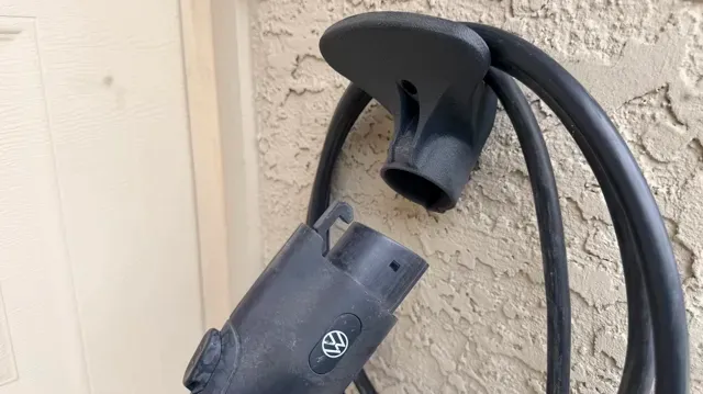 Universal J1772 EV Charger Wall Mount Holder — Фото 4 из 10