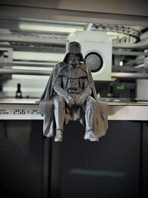 Sad Darth Vader sitting on a ledge figurine! — Фото 3 из 4
