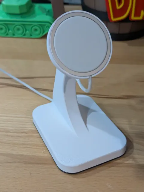 Tilting Magnetic Phone Stand (MagSafe/Pixelsnap) — Фото 3 из 4