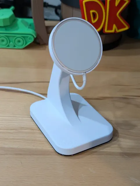 Tilting Magnetic Phone Stand (MagSafe/Pixelsnap) — Фото 2 из 4