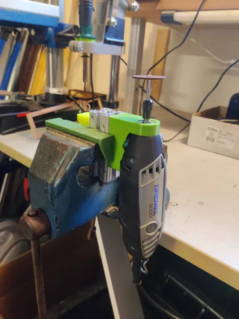 EZPZ screw in Dremel holder for vice — Фото 2 из 5