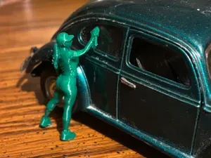 diorama miniature - wiping woman