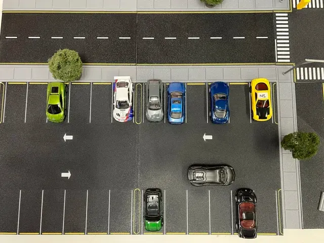 1:64 Diecast EXPANDABLE parking lot - AMS — Image 3 of 10