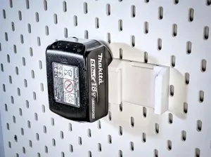 Dual Makita 18V/LXT Battery Mount for Ikea Skadis