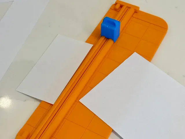 Sliding Paper Cutter (18mm Snap blades)