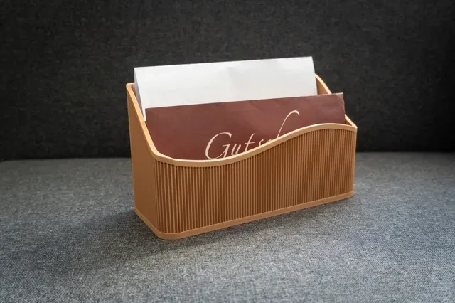 Geschwungener Briefhalter | Wavy Letter Holder — Image 2 of 8