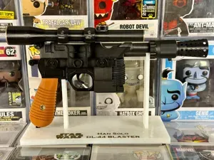 Star Wars Han Solo Blaster DL-44 Stand