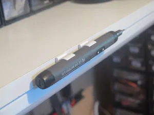 Simple universal Snap Fit Clip