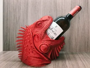 Iguana Wine Holder – Realistic Reptile