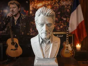 Johnny Hallyday (Jean-Philippe Léo Smet) – Buste