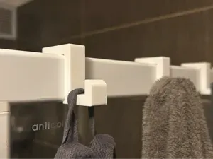 Háček na sprchový kout / Shower hook for towel