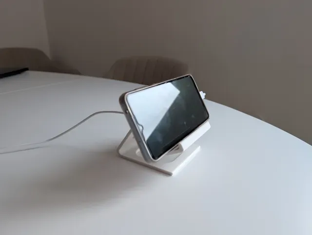 Universal Charging Phone Stand (Fast & Easy Print) — Фото 3 из 6