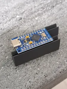 Pin header holder for soldering