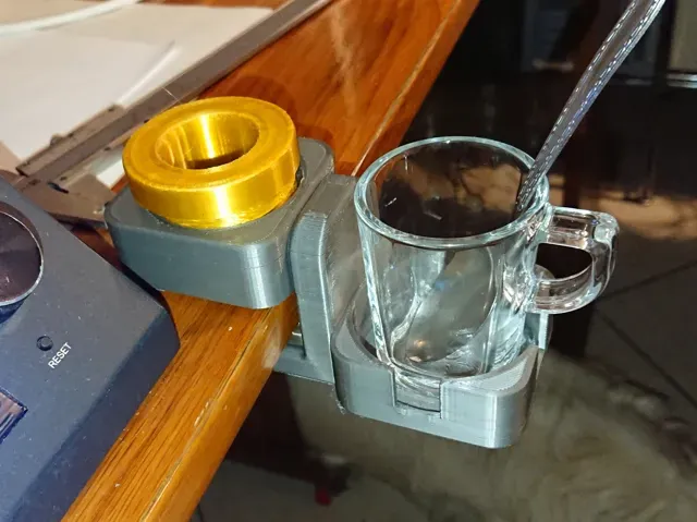 Clamp-Sip: Desk Cup Holder with Spoon-Holder Screw — Фото 2 из 8