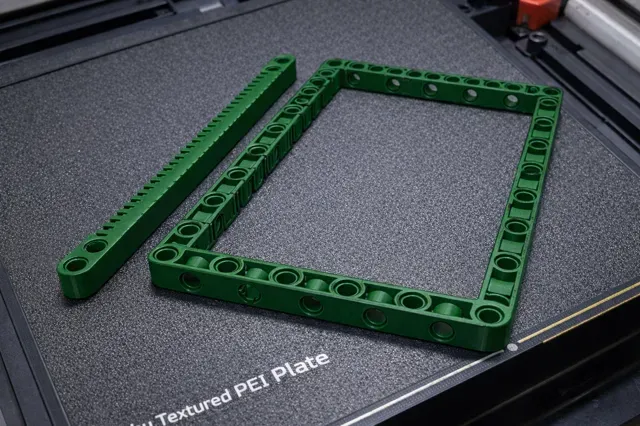 Custom LEGOs Technic Frame + Gear Rack Set — Фото 2 из 4