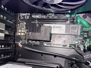 PCI-E SSD holding bracket