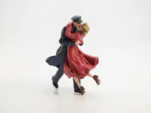 Romantic Couple Embrace Figurine Miscellaneous