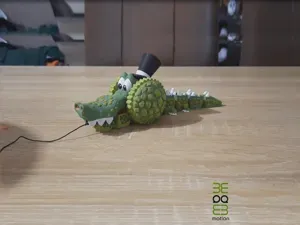 Rolling Croc - Mechanical Pull Toy (Moving Jaw!)