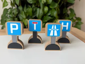 Freestanding squared traffic signs