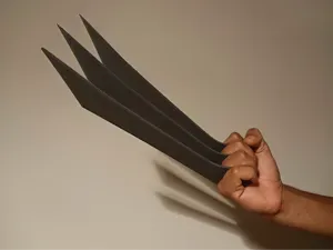Wearable Wolverine Claws - Marvel Rivals/Comics