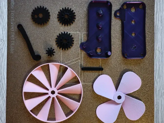 Hand-Powered Mechanical Fan — 3D Printable Project