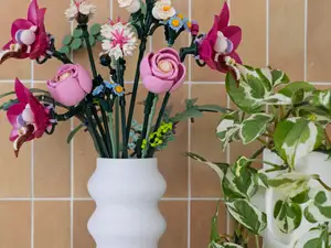 Curvy Vase for Brick Flowers