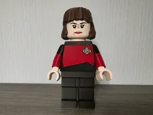 Ensign Ro Laren * Star Trek - TNG 2026 * 500% 21cm