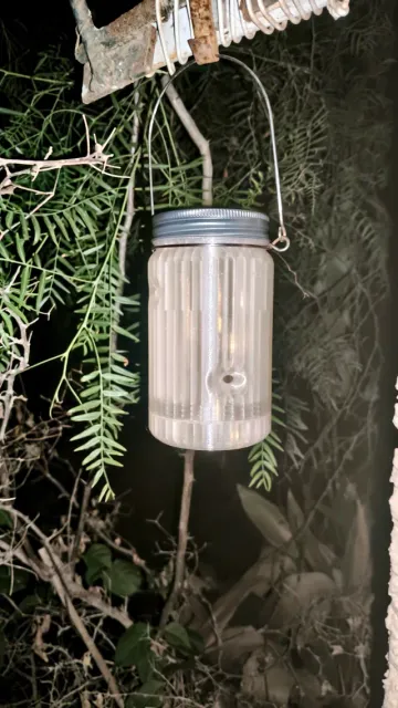Solar-Powered-Insect-Light-Trap — Фото 2 из 7