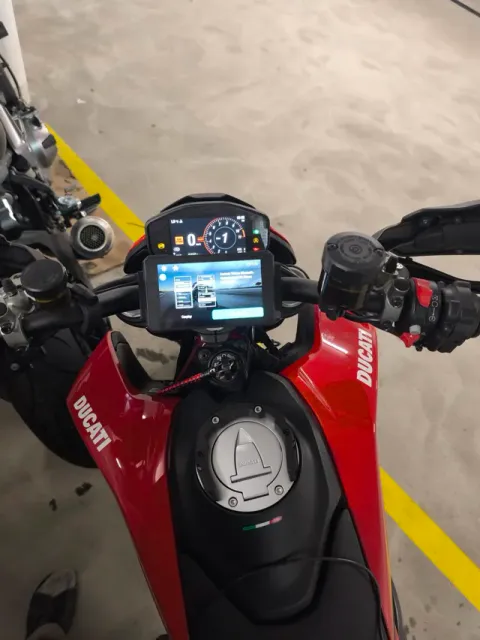 Ducati Hypermotard 950 CarPlay / Android Auto — Фото 2 из 5