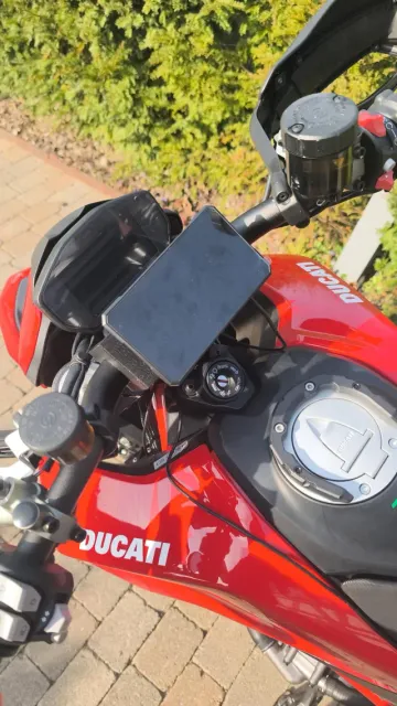 Ducati Hypermotard 950 CarPlay / Android Auto — Фото 4 из 5