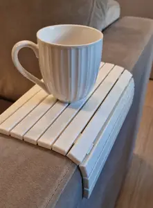 Flexible sofa arm table